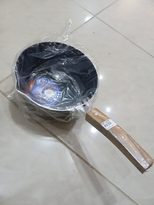 Sauce Pan 20CM - Spacious & Durable for Family Meals